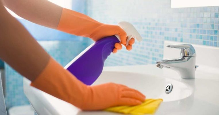 Come pulire il bagno: 7 consigli per farlo splendere