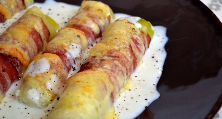 Porri gratinati con pancetta affumicata e formaggio raclette