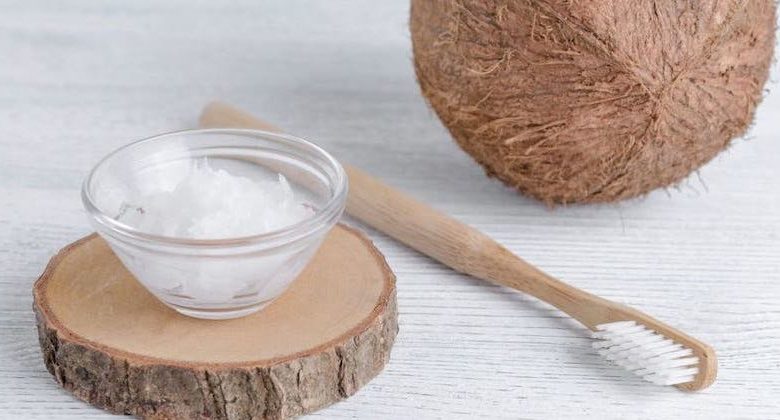 l'olio di cocco dentifricio naturale