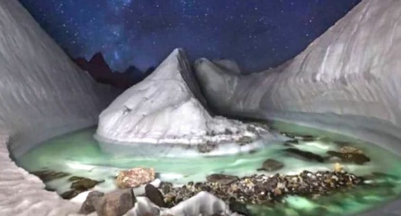 ghiacciaio nell'Himalaya drone