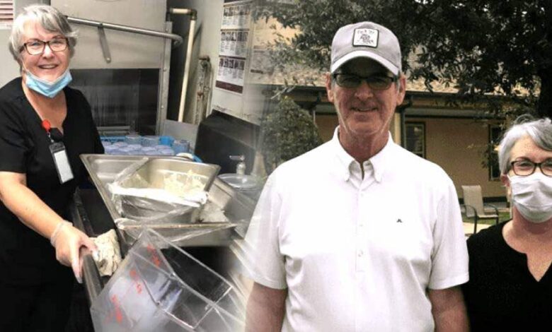 Lavora come lavapiatti in una casa di riposo