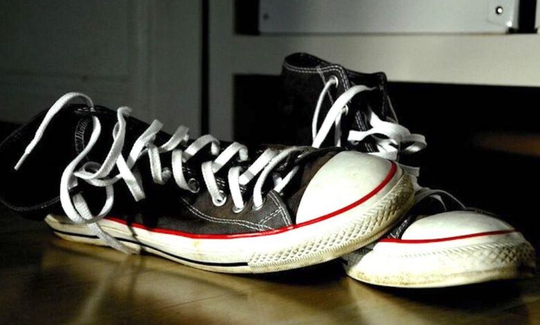 togliere le scarpe