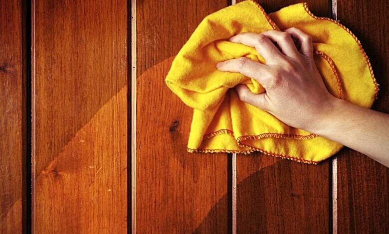 Come pulire senza sforzo i mobili in legno