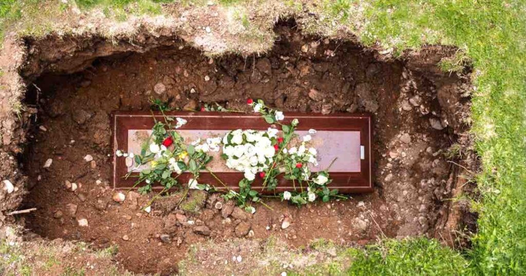 Cosa succede al corpo dopo la sepoltura