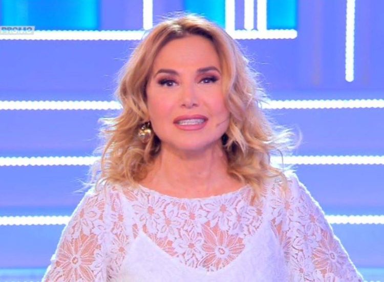 Barbara D'Urso messa sotto attacco Mediaset