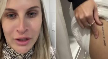 Una donna si è commossa fino alle lacrime dopo aver scoperto il vero significato del tatuaggio che si era fatta durante una vacanza.